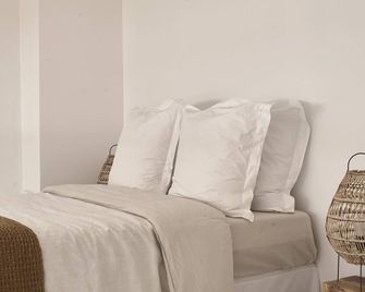 La maison odette - Saint-Laurent-le-Minier - Bedroom