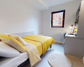 Daisy Bank - Manchester - Bedroom