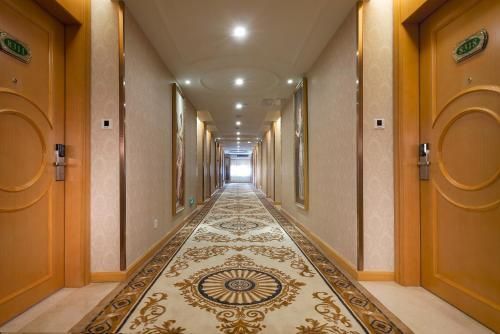 Vienna Hotel Shenzhen Baoneng City Plaza