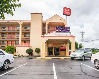 Econo Lodge Inn & Suites - Memphis - Building