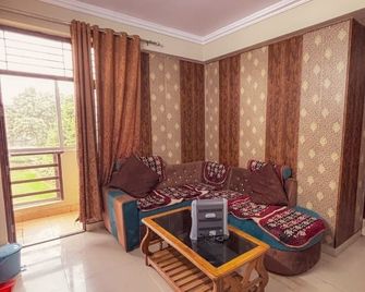 Happy Home - 10 Mins From Sangam River - Prayagraj - Living room