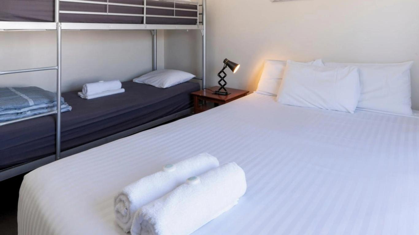 Six Degrees Albany CBD Boutique Hotel