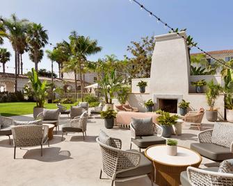 Hilton Garden Inn Carlsbad Beach - Carlsbad - Patio