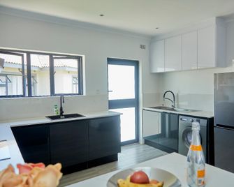 Messe Luxe Apartments - Harare - Kjøkken