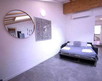 1Dest - Best Location - Riva del Garda - Dormitor