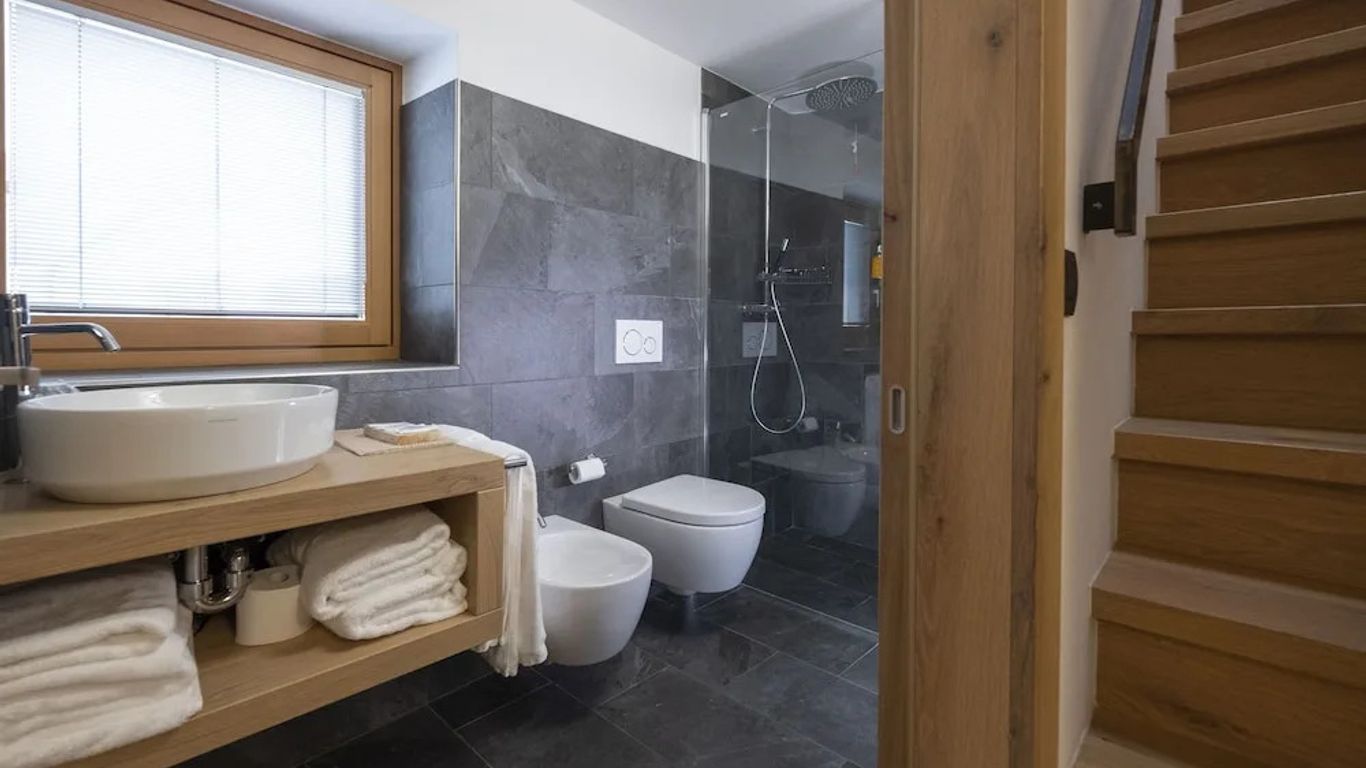 أكتيف هوتل روسات