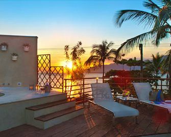 Abayomi Hotel - איליאבלה - פטיו