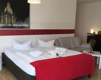 Hotel & Apartments Altstadtperle - Dresden - Bedroom
