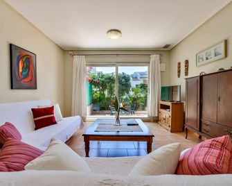 Villa For Rent In Calpe Chirla - Calpe - Salon