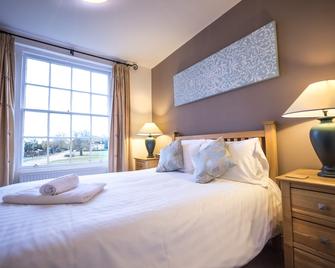 The Bell Inn - Gloucester - Bedroom