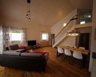 Holz Chalet, Ferienhaus 58 - Kinding - Obývací pokoj