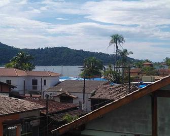 Agito e Sossego na Rua mais Charmosa de Ubatuba pelo GOOGLE - Ubatuba - Balcone