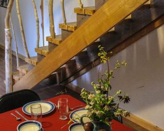 Whispering Winds Retreat B&B - Ninilchik - Comedor