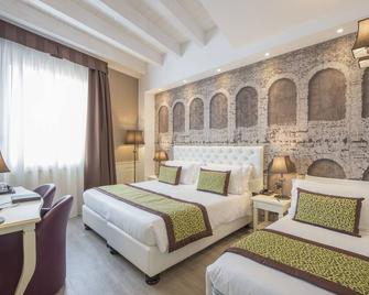 Hotel San Pietro - Verona - Kamar Tidur