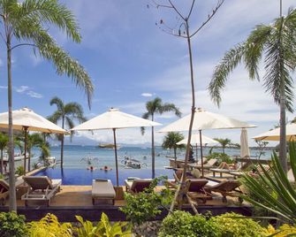 Lembongan Bay Shore Huts - נוסה פנידה