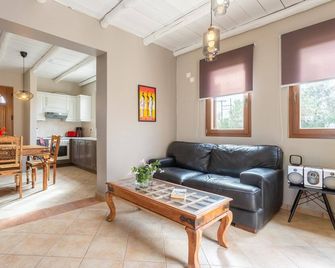 Villa Neria Large Private Pool Sea Views A C Wifi - 2116 - Aptera - Вітальня