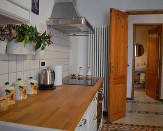 Charme and Comfort near Cinque Terre - La Spezia - Cuisine