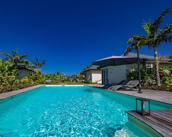 Poé Côté Lagon Beach Bungalows - Bourail - Piscine
