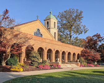 Cozy place for friends and family! A home away from home! - Toledo - Building