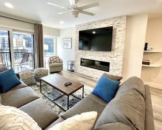 Bright Haus Lakeview at the Village at Breck ,Stunning Views, Ski In/Out In Town - Breckenridge - Sala de estar