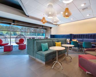 Tru by Hilton Wake Forest Raleigh North - Wake Forest - Lounge