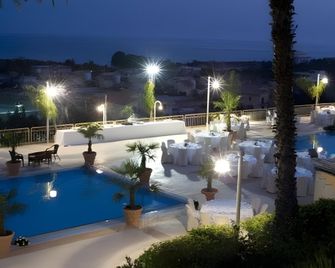 Aparthotel Isabella Sciacca - Sciacca - Piscina