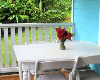 Chez Ophelia Cottage Apartments - Roseau - Balcony