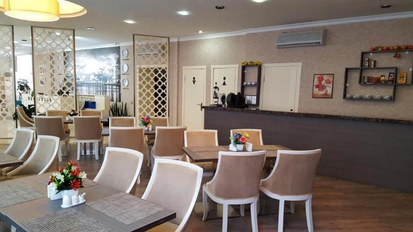Empire Hotel