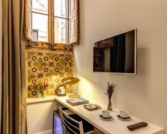 We Boutique Hotel Barcelona - Barcelona - Kitchen