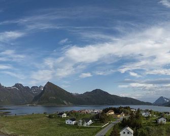 Fredly, beautiful home in Fredvang - Fredvang - Outdoors view