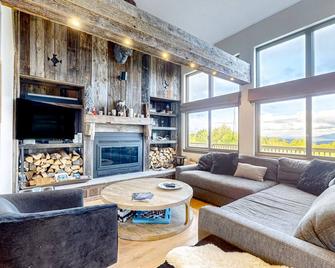 Okemo Mountain Vista - Ludlow - Living room