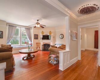 1912 three story home offers old world character and great location - DeLand - Living room