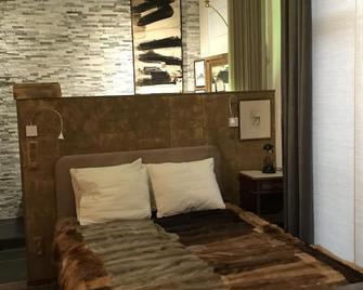 Caravaggio Boutique Suites - Antwerp - Bedroom