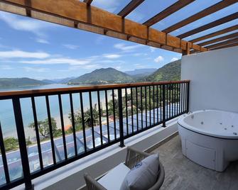 Catalina Hotel - Ubatuba - Balcony