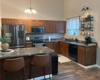 Historic downtown Cut Bank home. Centrally located-close to entertainment. - Cut Bank