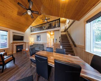 Manning Park Resort - Manning Park - Dining room