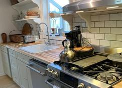 Mohonk Mountain Living - New Kitchen! - New Paltz - Kitchen