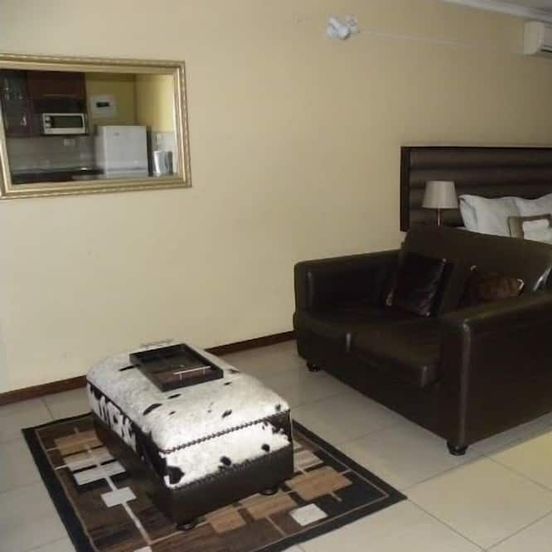 Croydon Hotel image 1