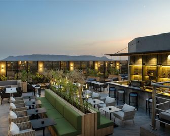 Radisson Hotel Madinah - Medina - Bar