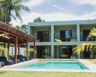 Luau Hotel - Trairi - Bazén