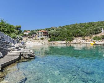 Apartments Davorka - Gdinj - Playa