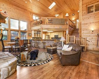 Beautiful Cabin in the Woods - Near Jenkinson Lake - Pollock Pines - Sala de estar