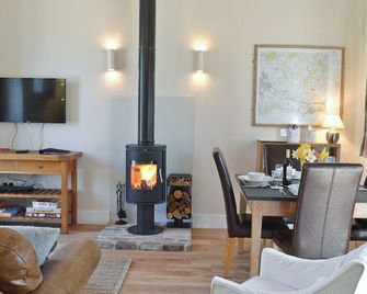 2 bedroom accommodation in East Brabourne, near Ashford - Wye - Sala de estar