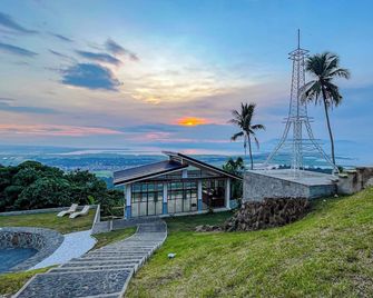 Caliraya Heights Resorts and Events Place - Lumban - Vista del exterior