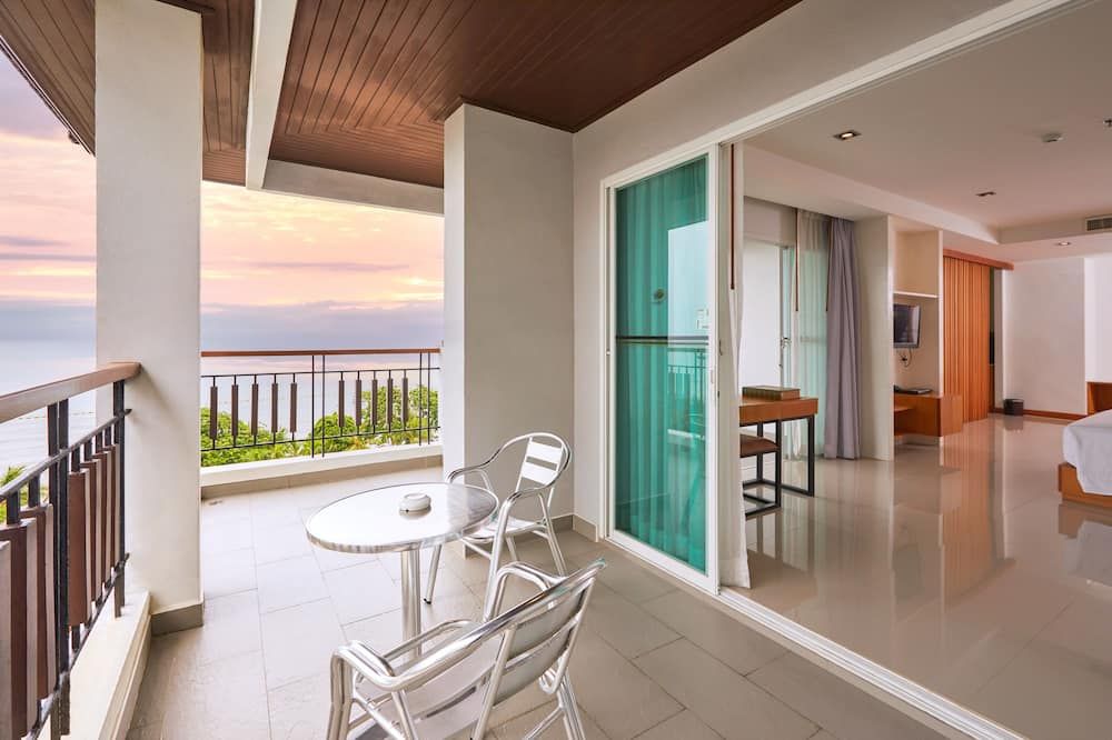 Welcome World Beachfront Resort - Pattaya - Balkon