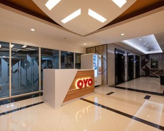 OYO 2245 Apartment Grand Kamala Lagoon - Bekasi - Lobby