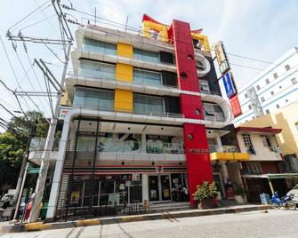 RedDoorz near Bambang Station - Manila - Edificio