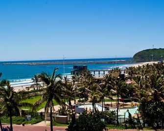 Silver Sands Self Catering - Durban - Beach