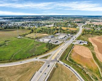 Holmes Suites Inn Columbus Pataskala - I-70 East - Pataskala - Building