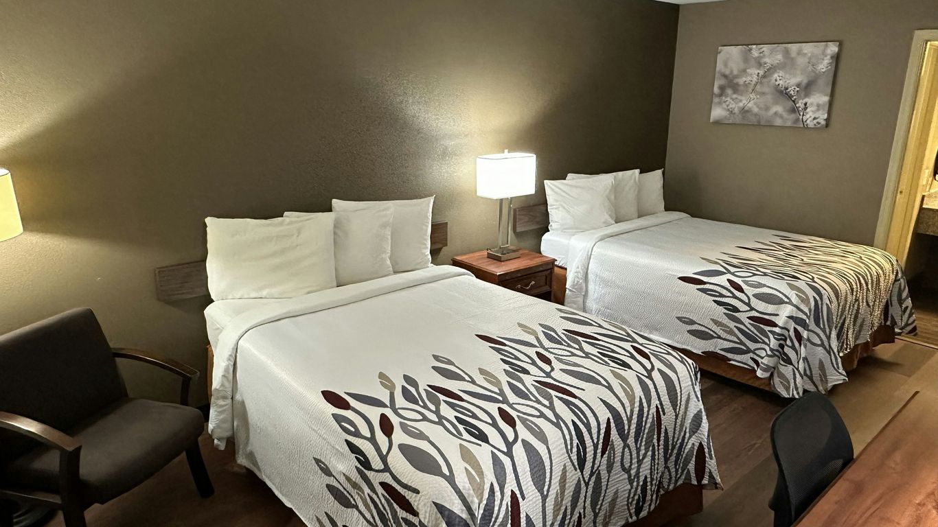 Red Roof Inn & Suites Marysville